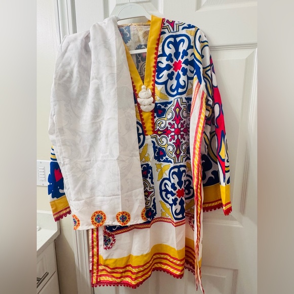 Colorful Patterned Tunic 2 piece - Picture 2 of 4